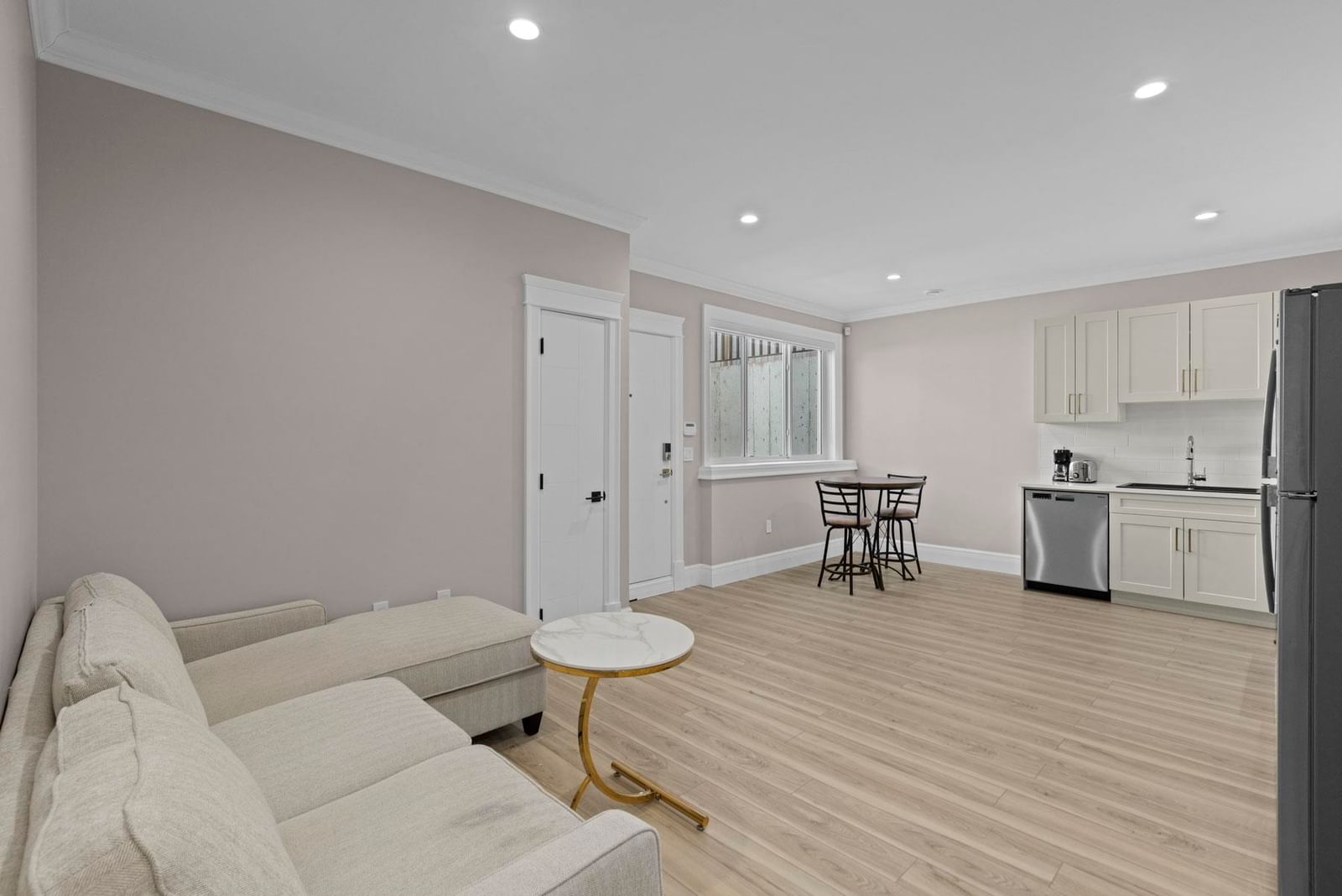 Listing Image 27