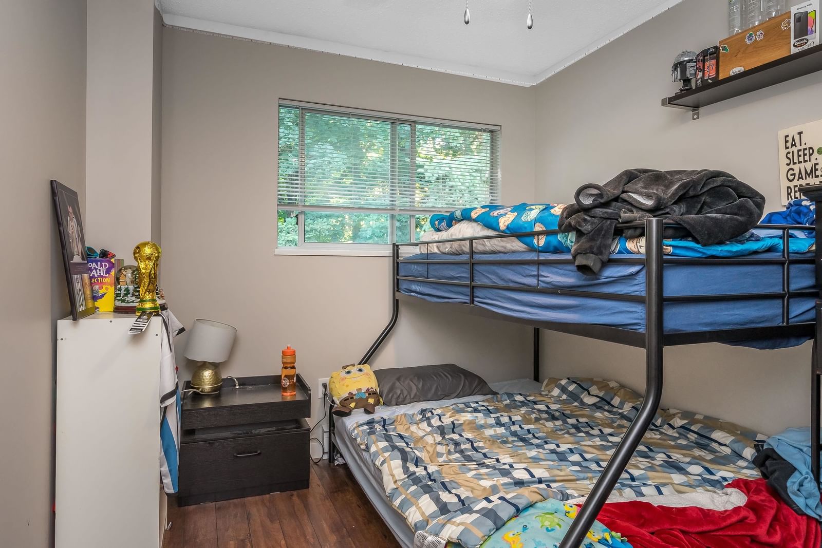 Listing Image 10