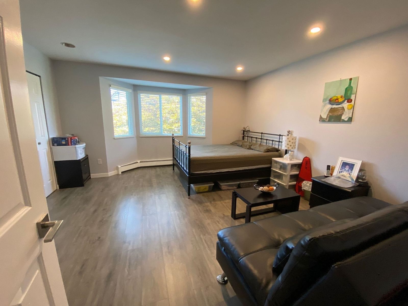 Listing Image 16