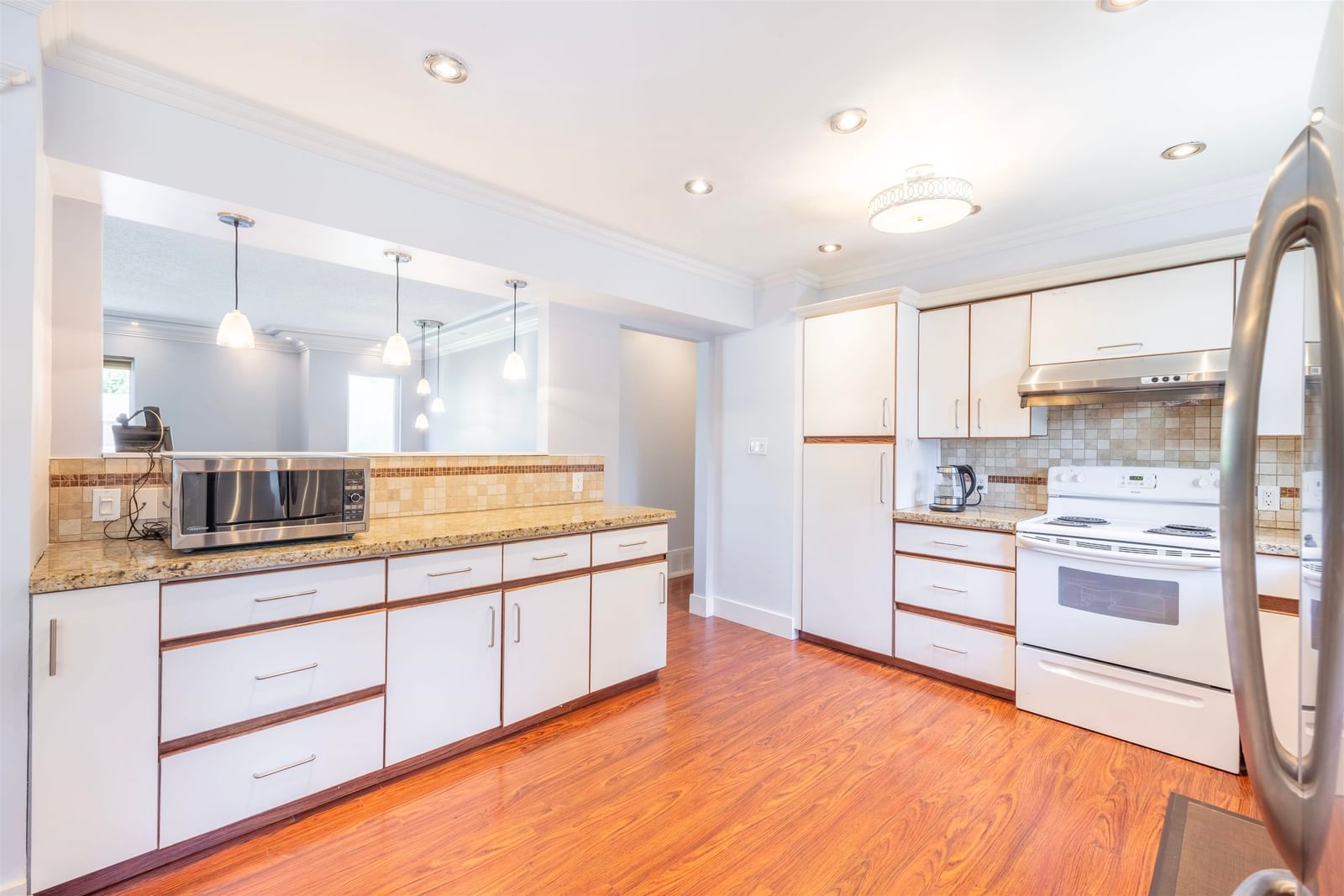 Listing Image 15