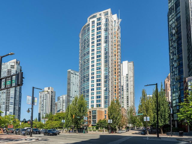 2605 - 388 Drake Street