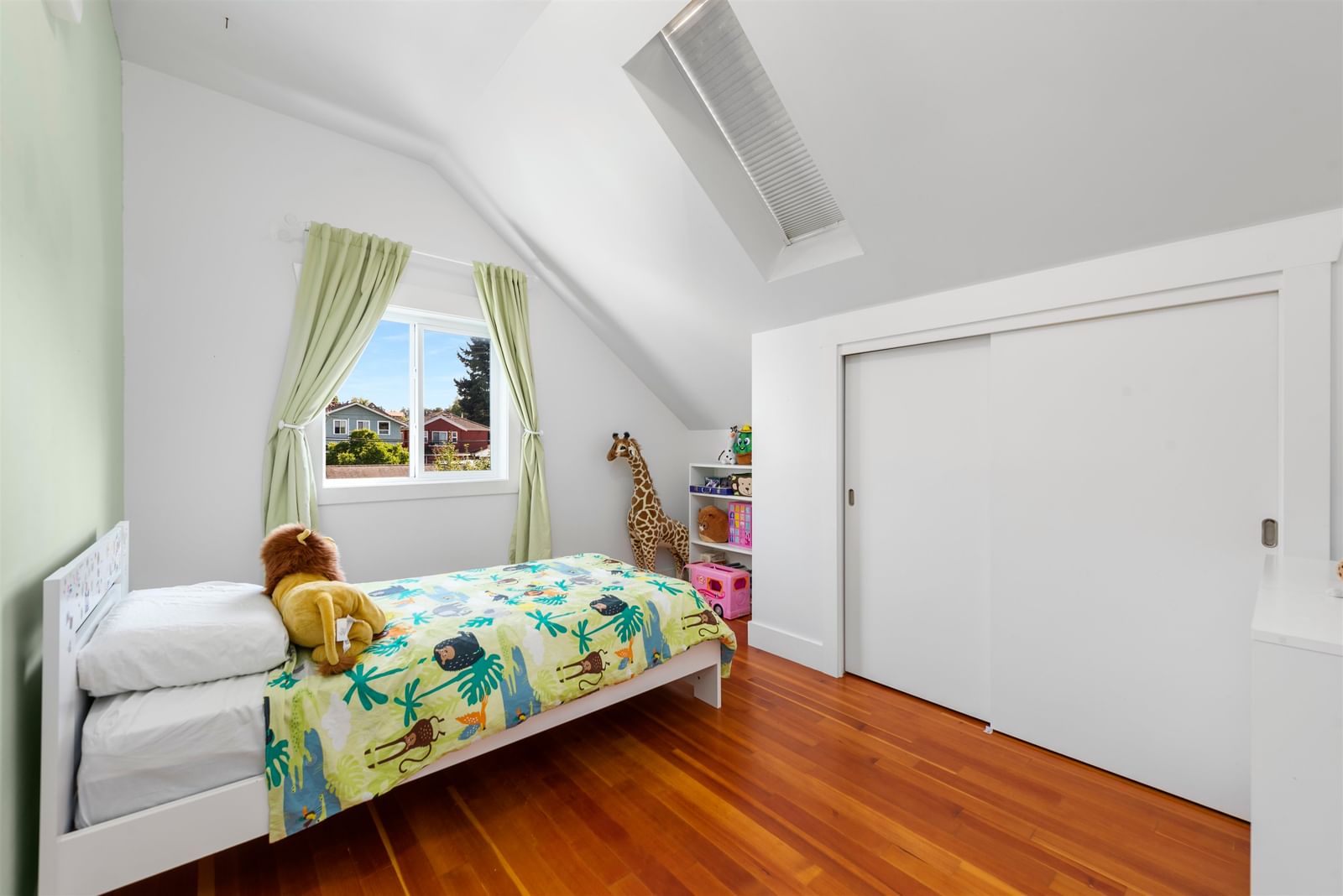 Listing Image 13