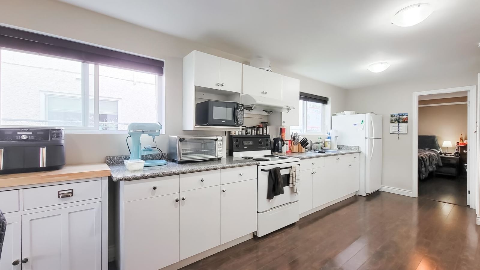 Listing Image 21