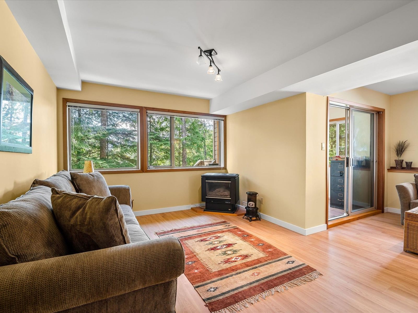 Listing Image 18