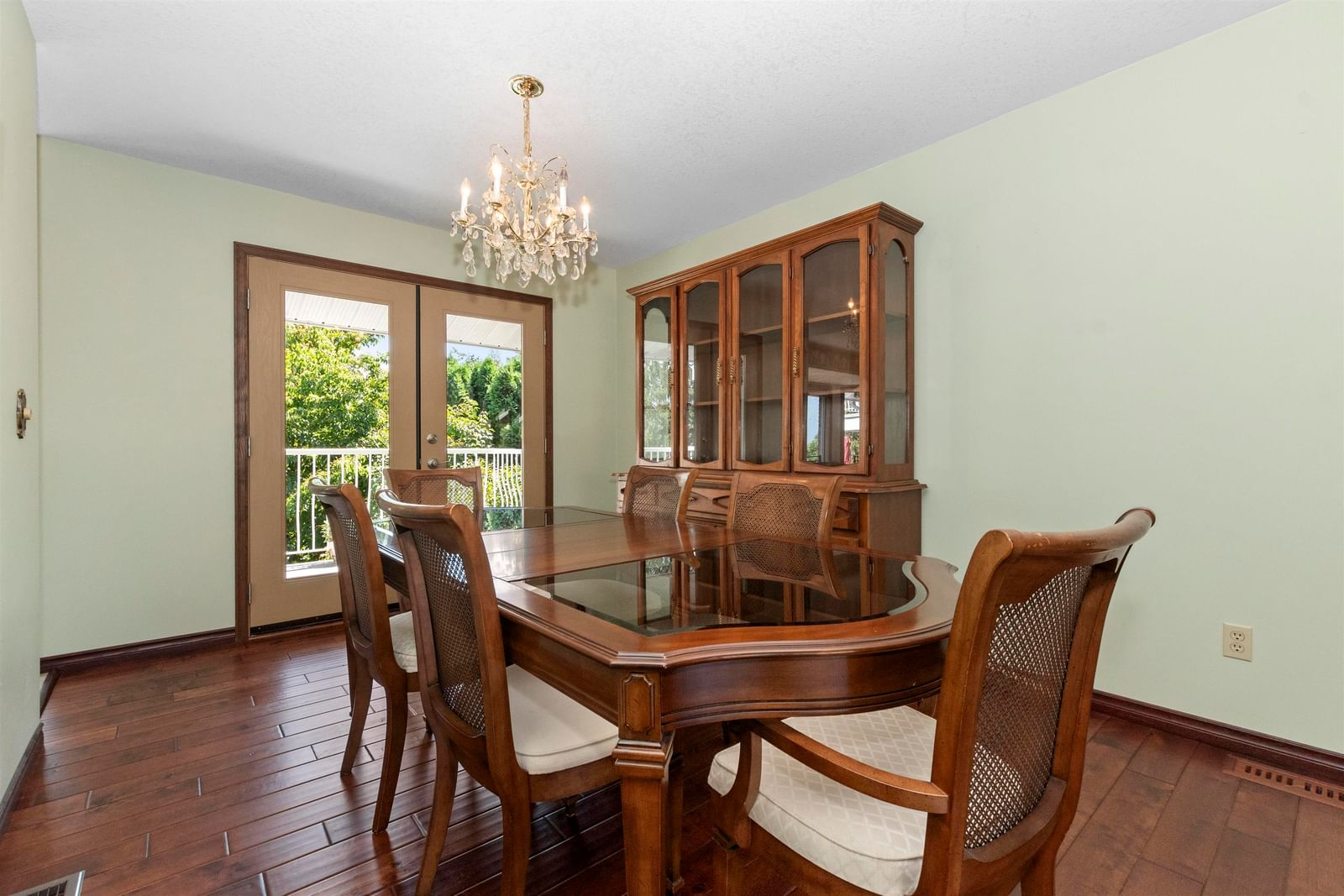 Listing Image 11