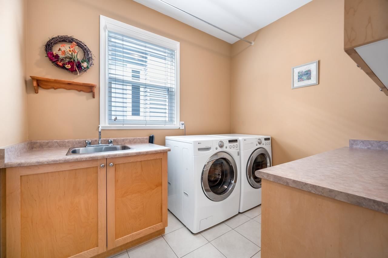 Listing Image 11