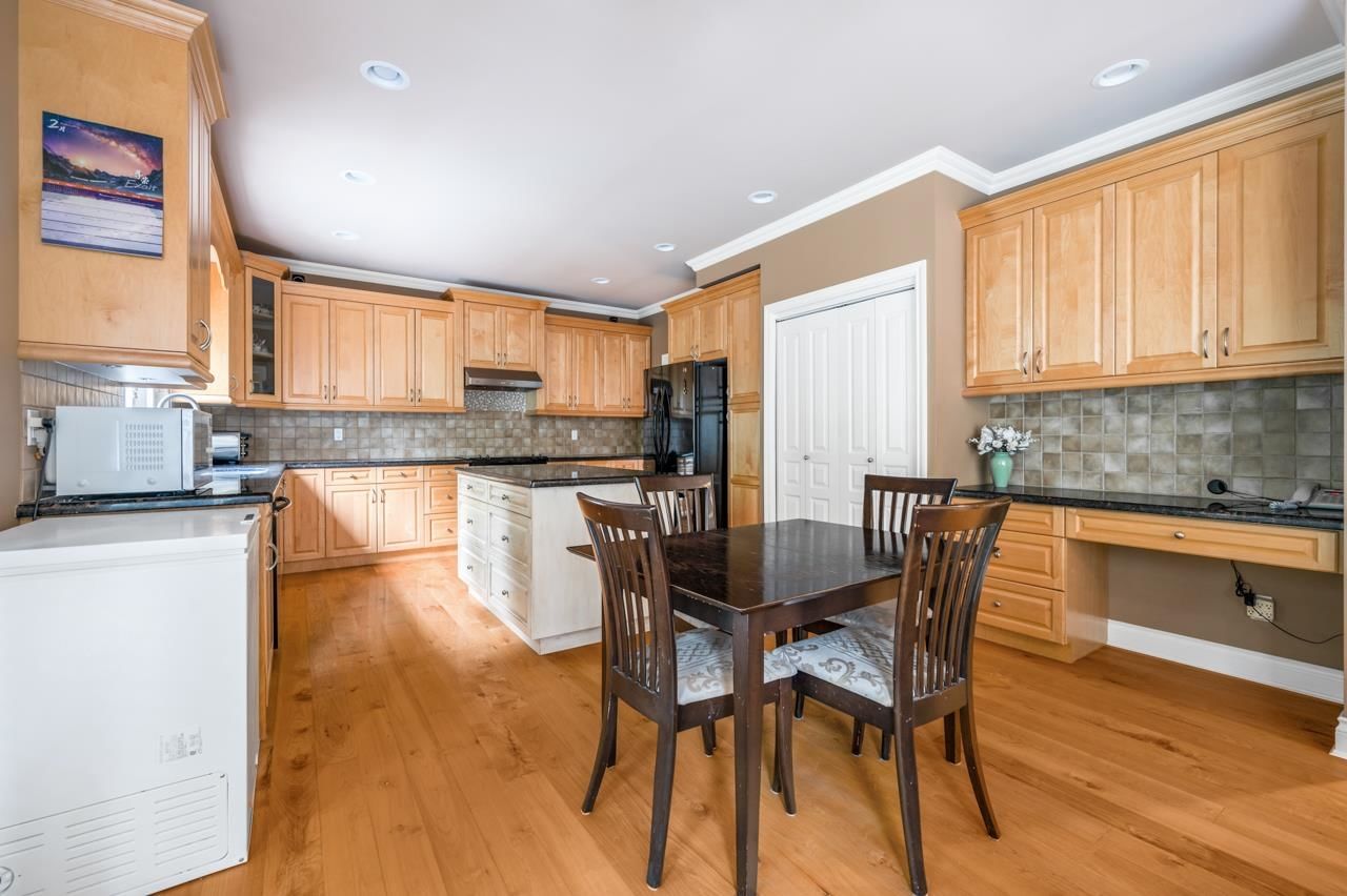 Listing Image 9
