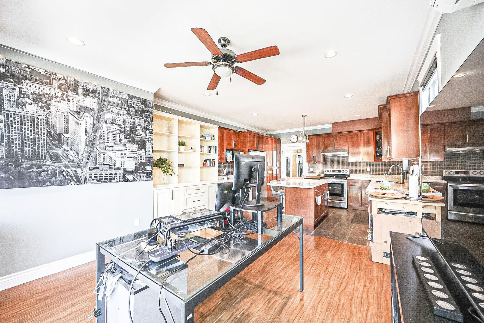 Listing Image 15