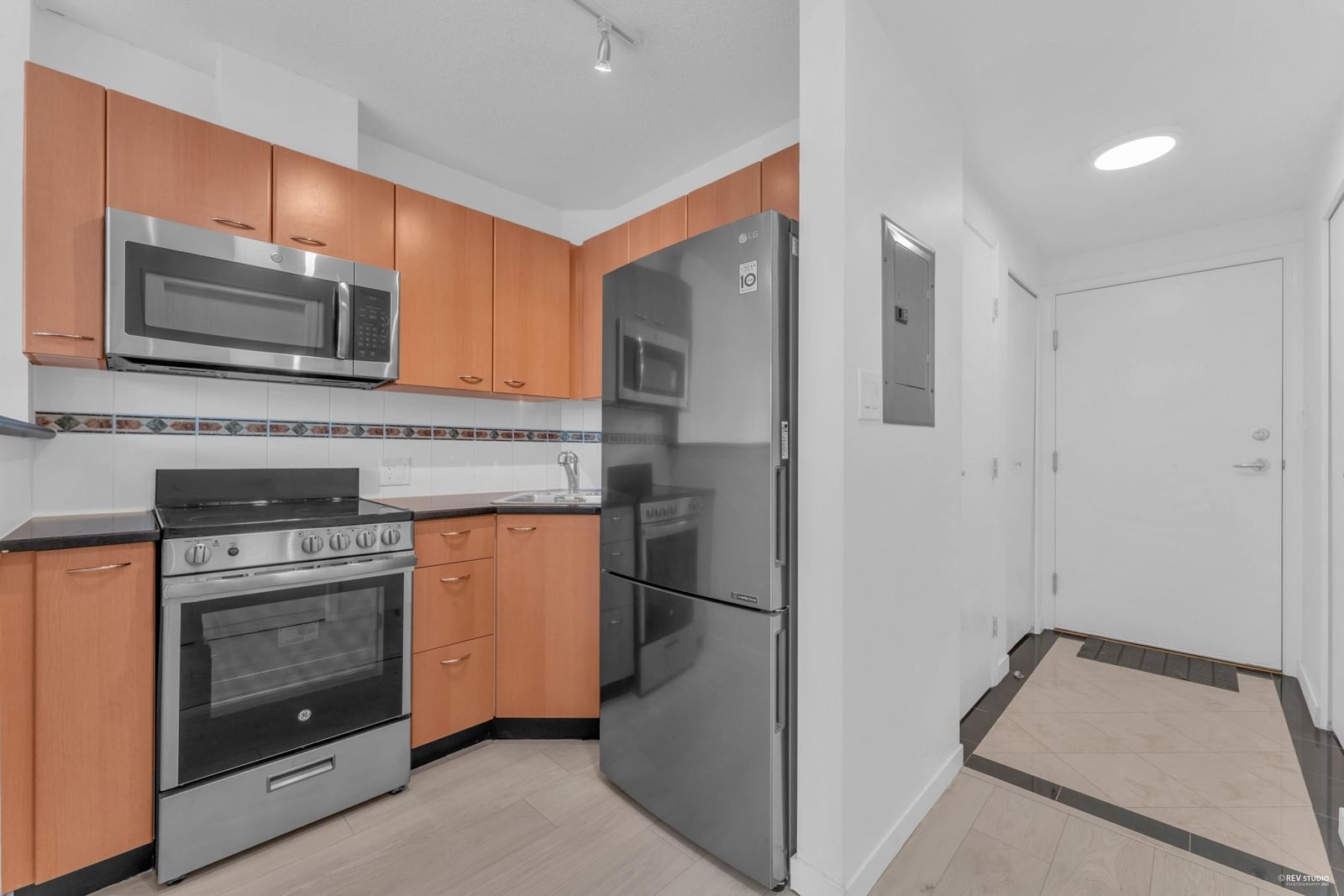Listing Image 12