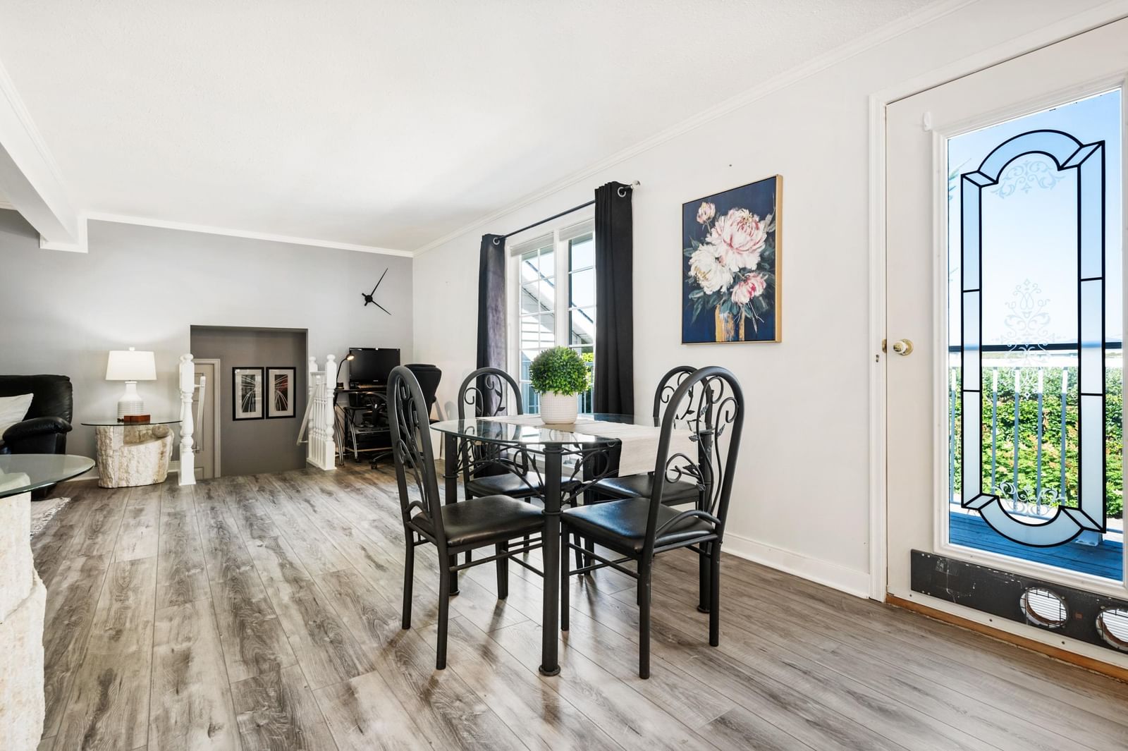 Listing Image 10