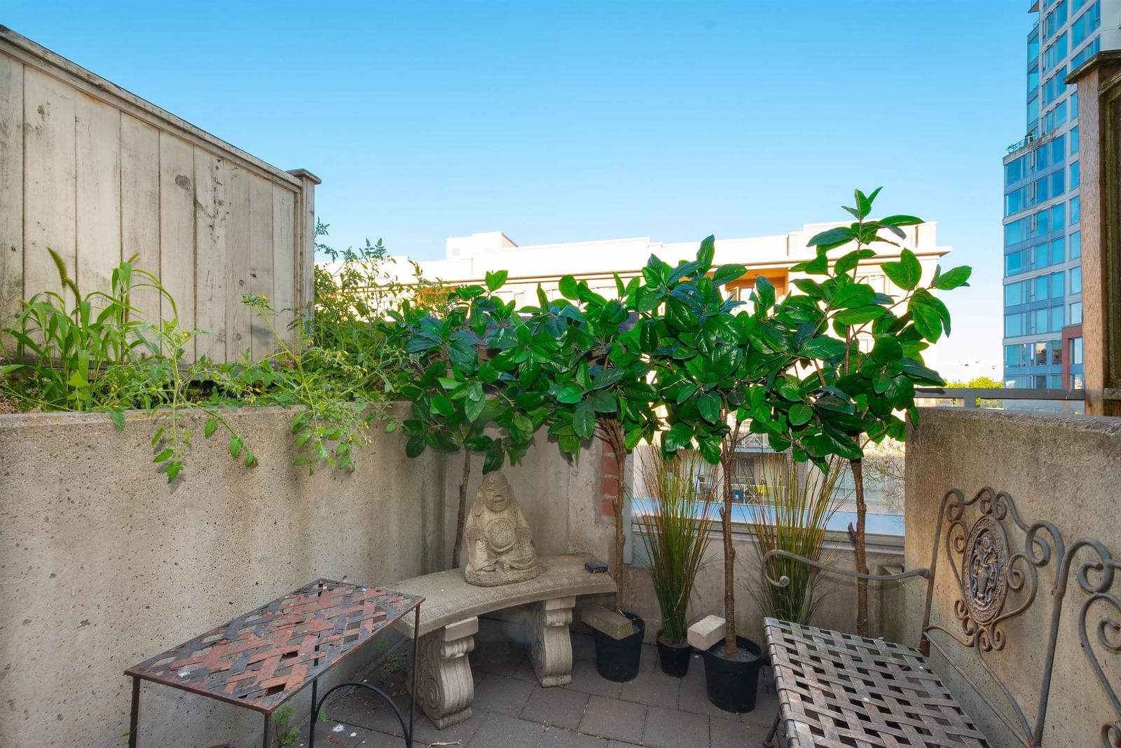 Listing Image 11