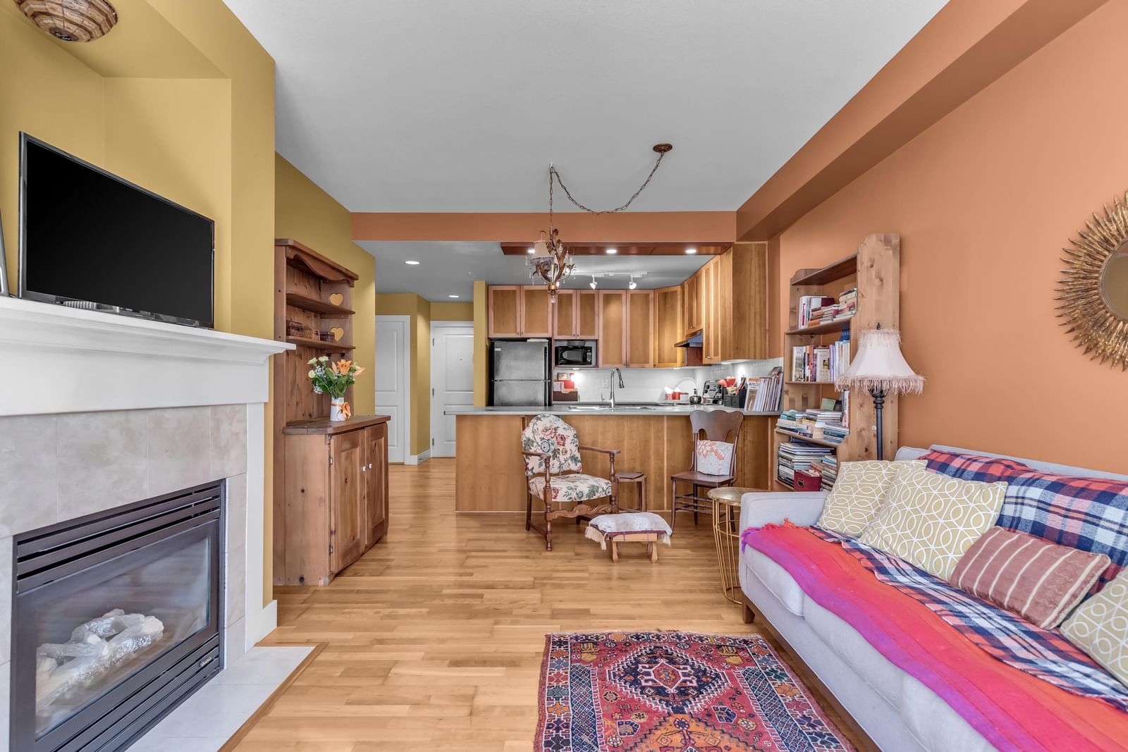 Listing Image 11
