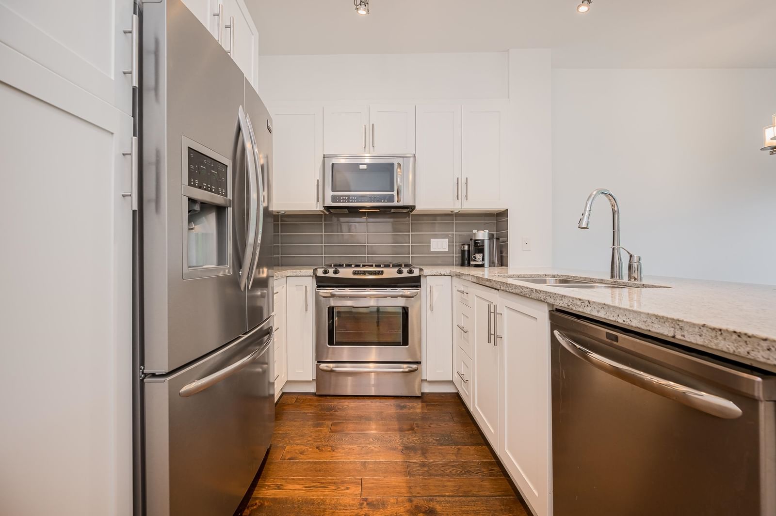 Listing Image 14