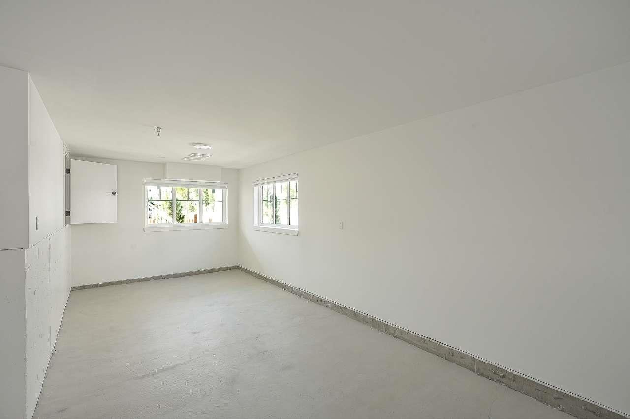 Listing Image 28