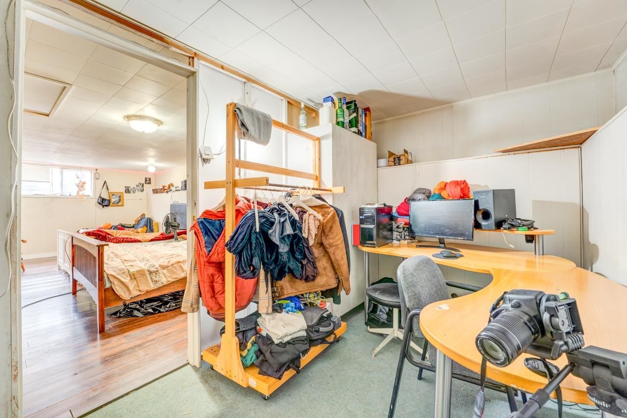 Listing Image 8