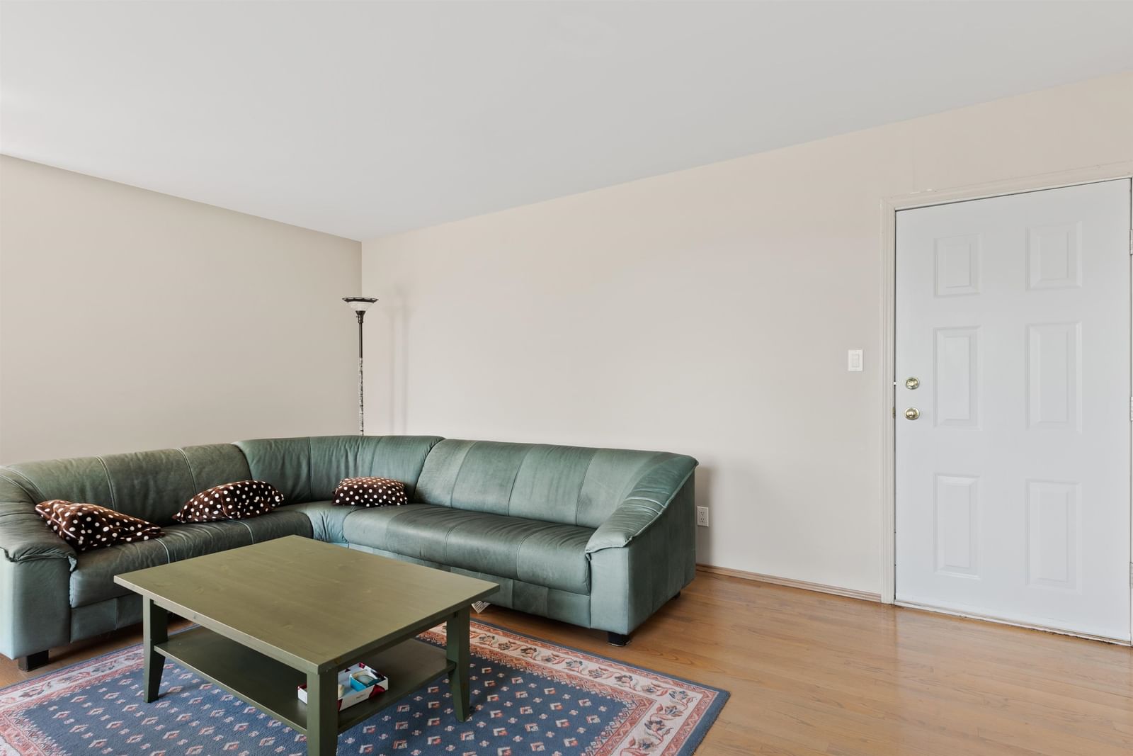 Listing Image 18