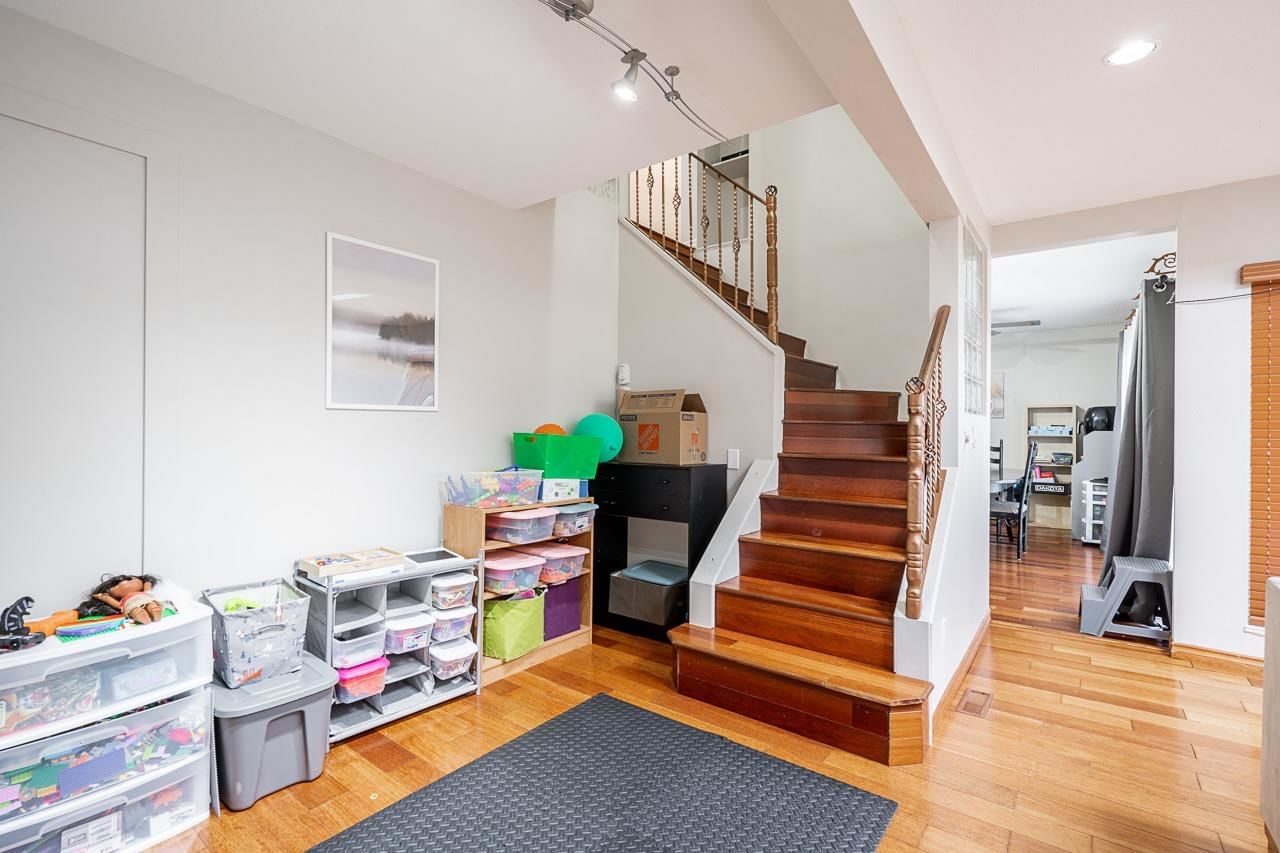 Listing Image 15