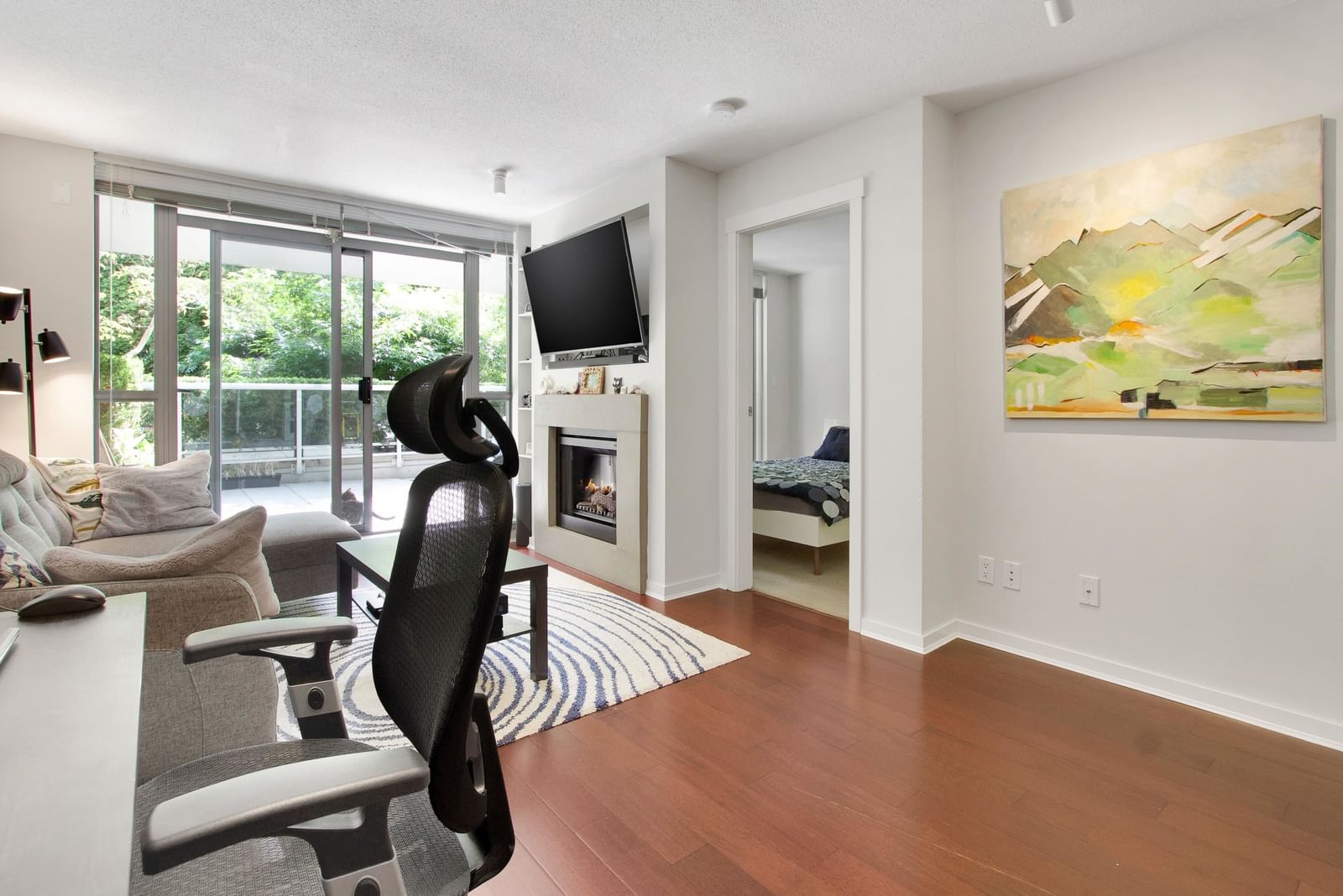 Listing Image 10