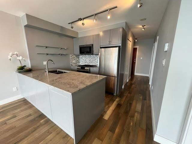 808 - 9266 University Crescent
