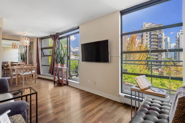 306 - 1688 Robson Street