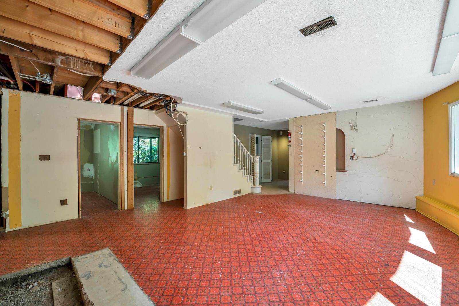 Listing Image 18