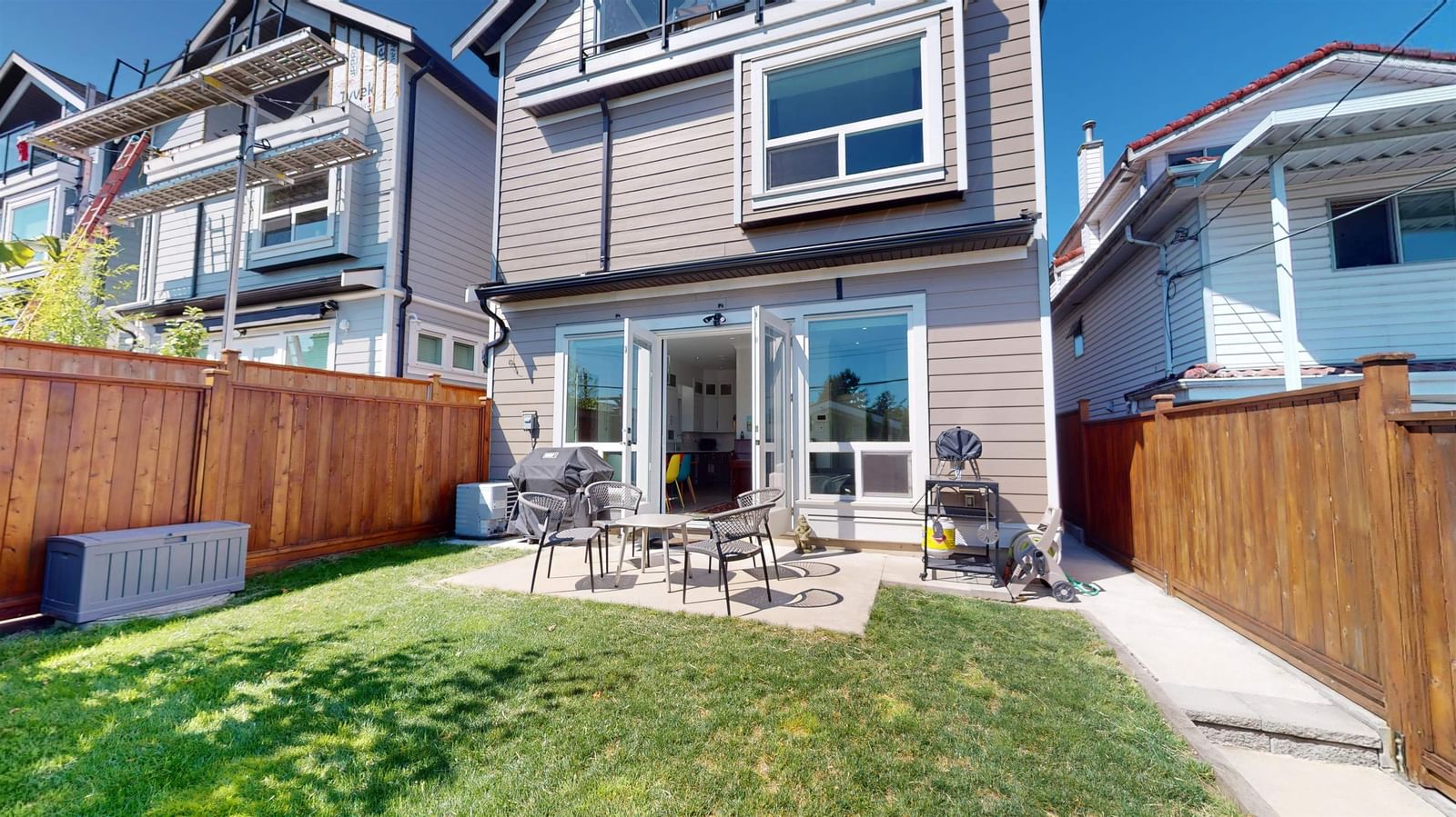 Listing Image 12