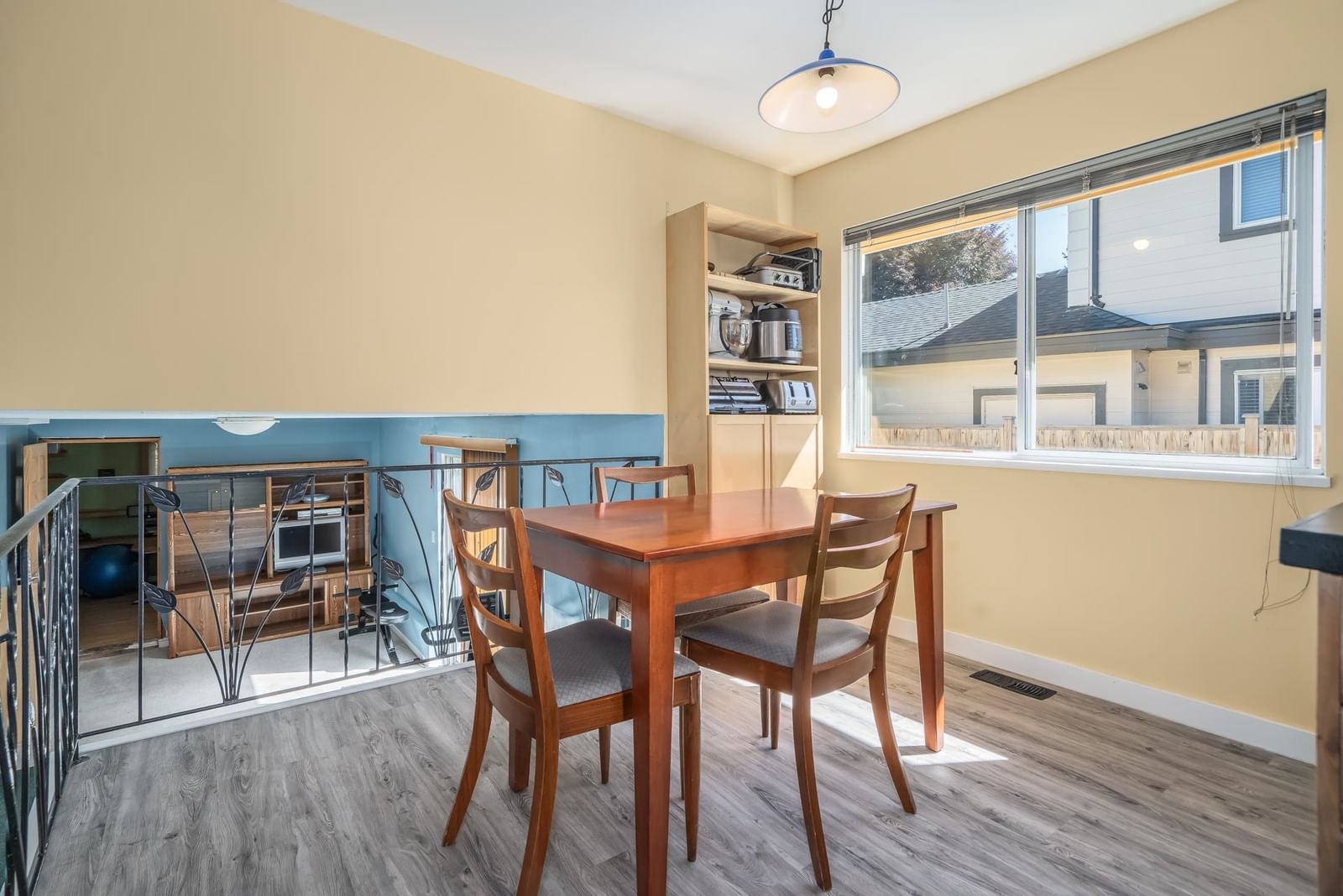 Listing Image 12