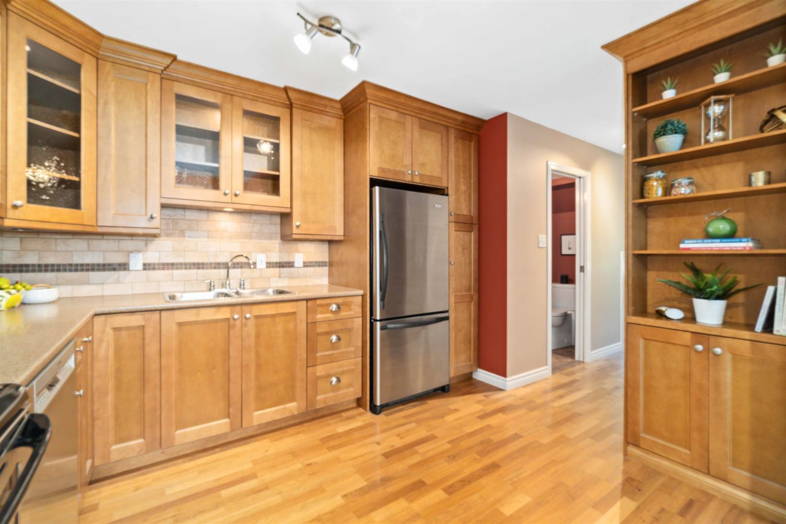 Listing Image 15