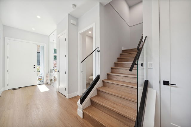 25 - 3295 Sunnyside Road