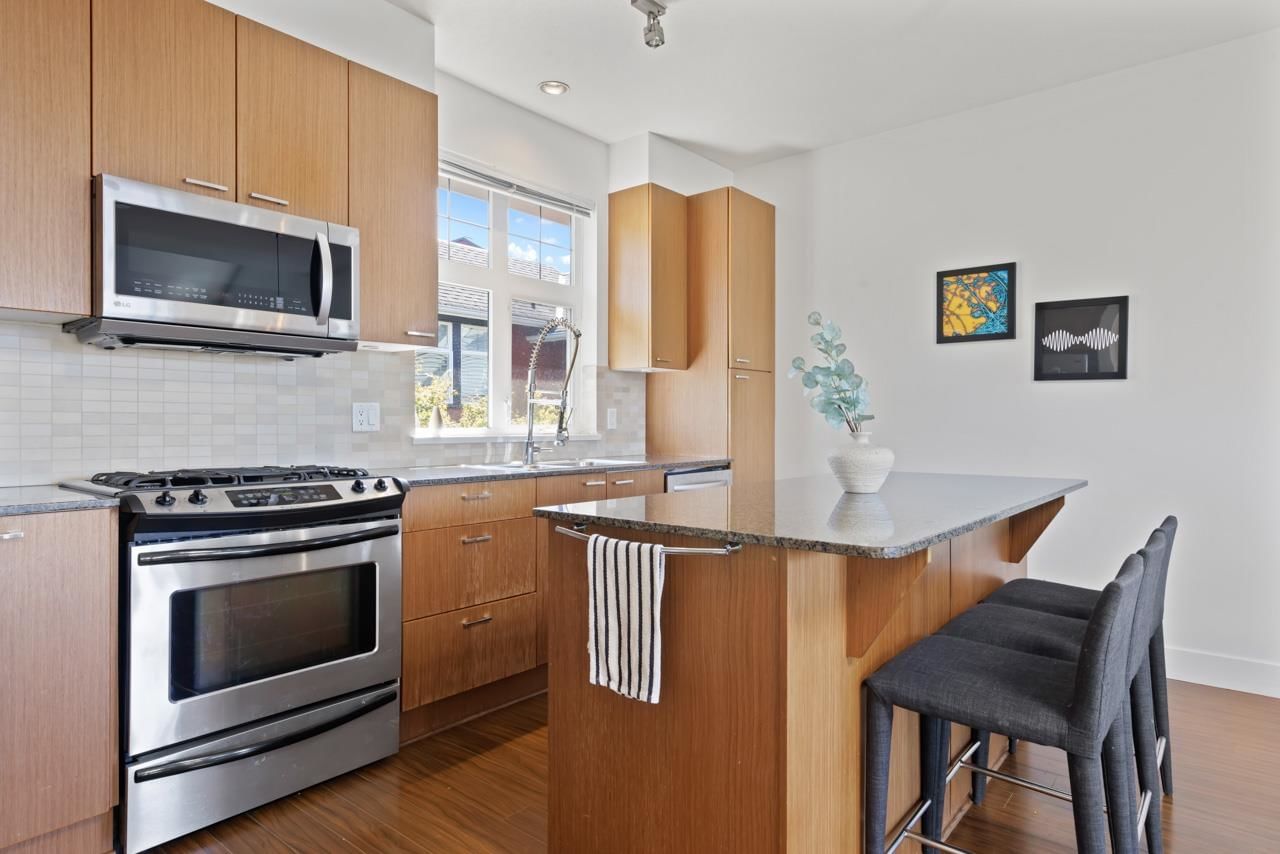 Listing Image 12