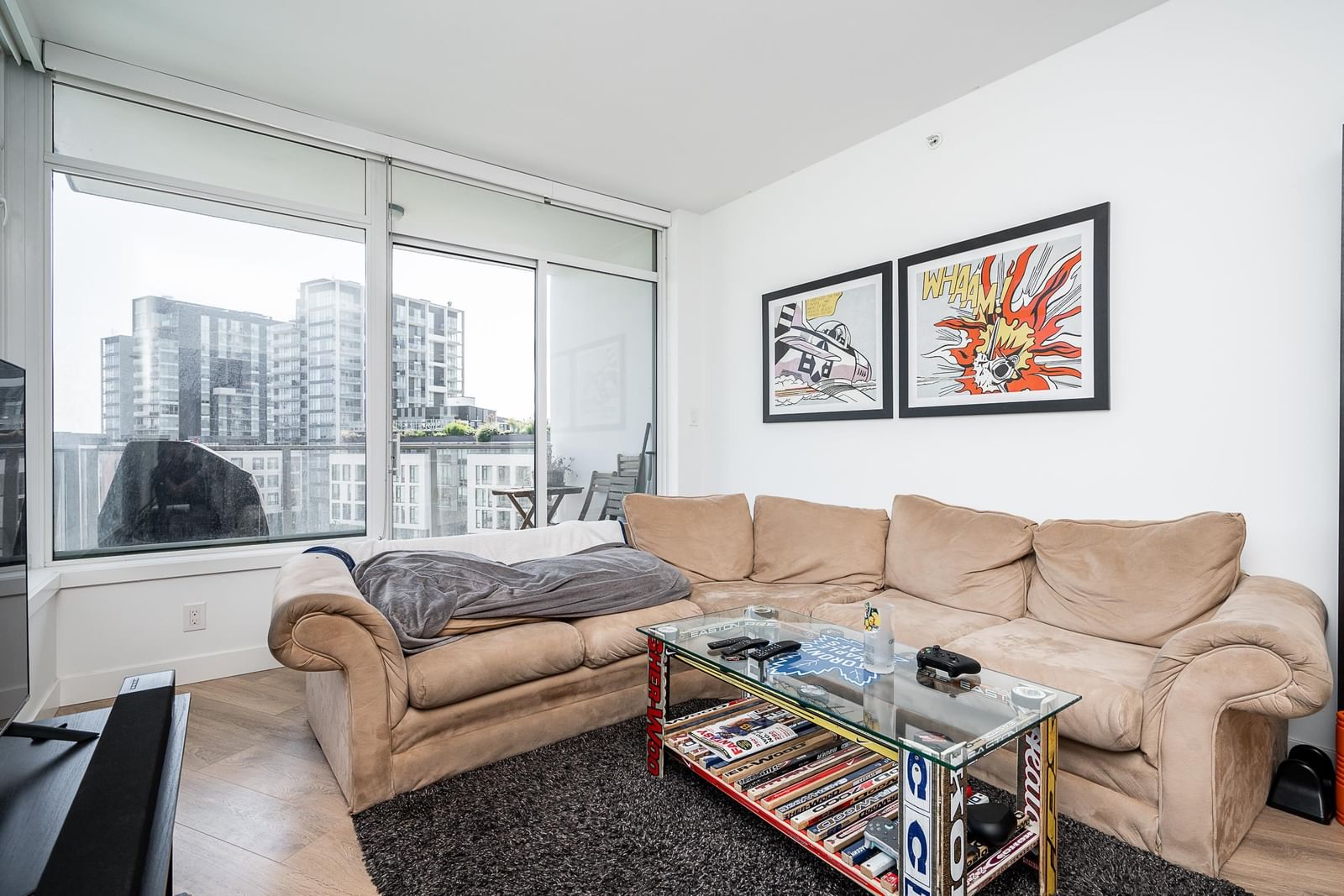 Listing Image 11