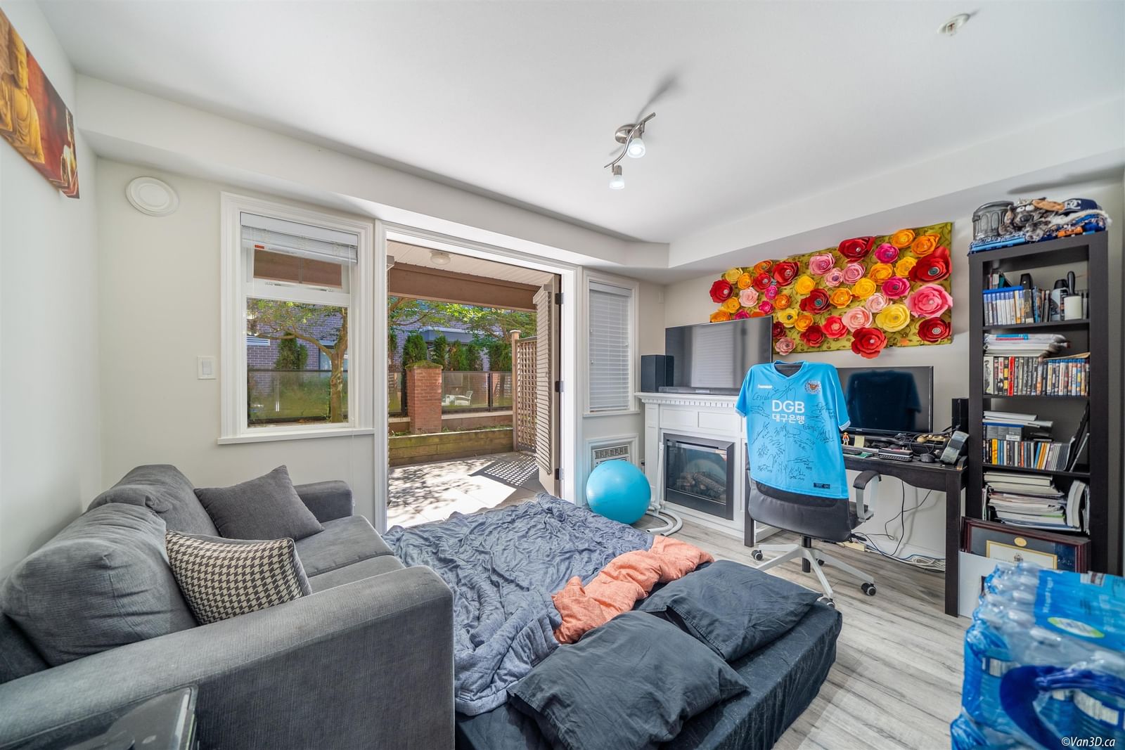 Listing Image 10