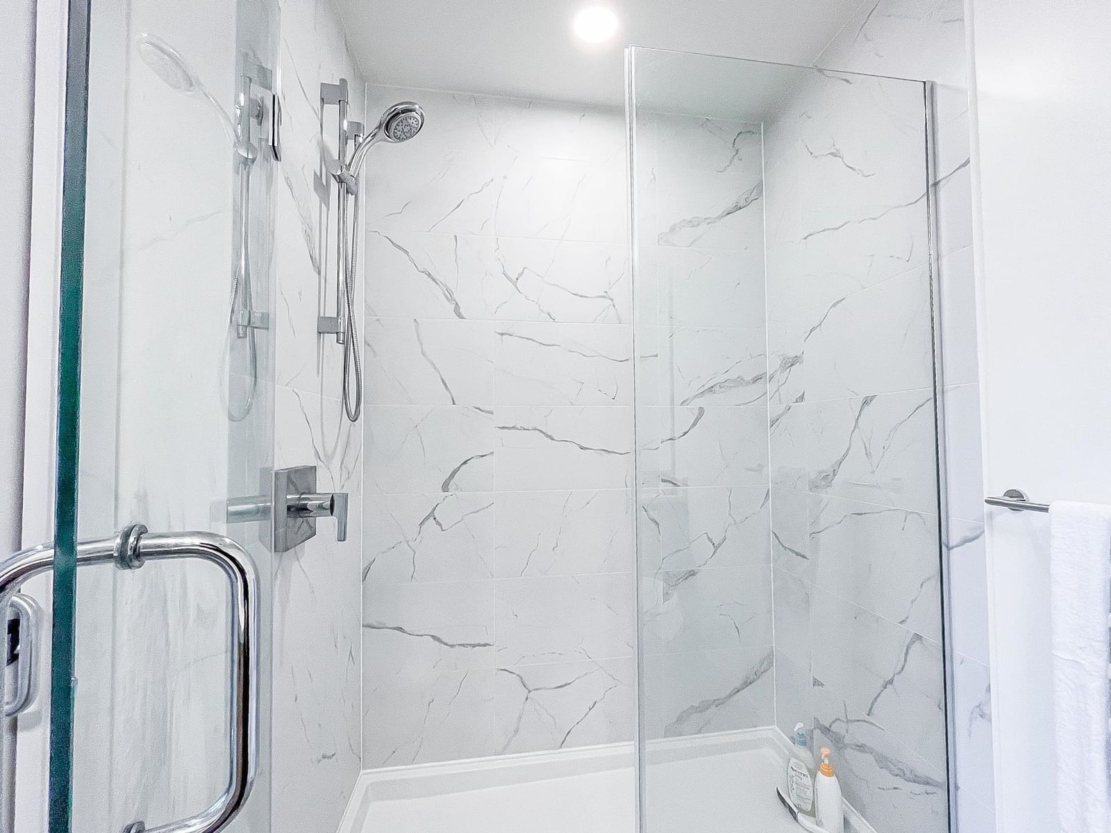 Listing Image 24