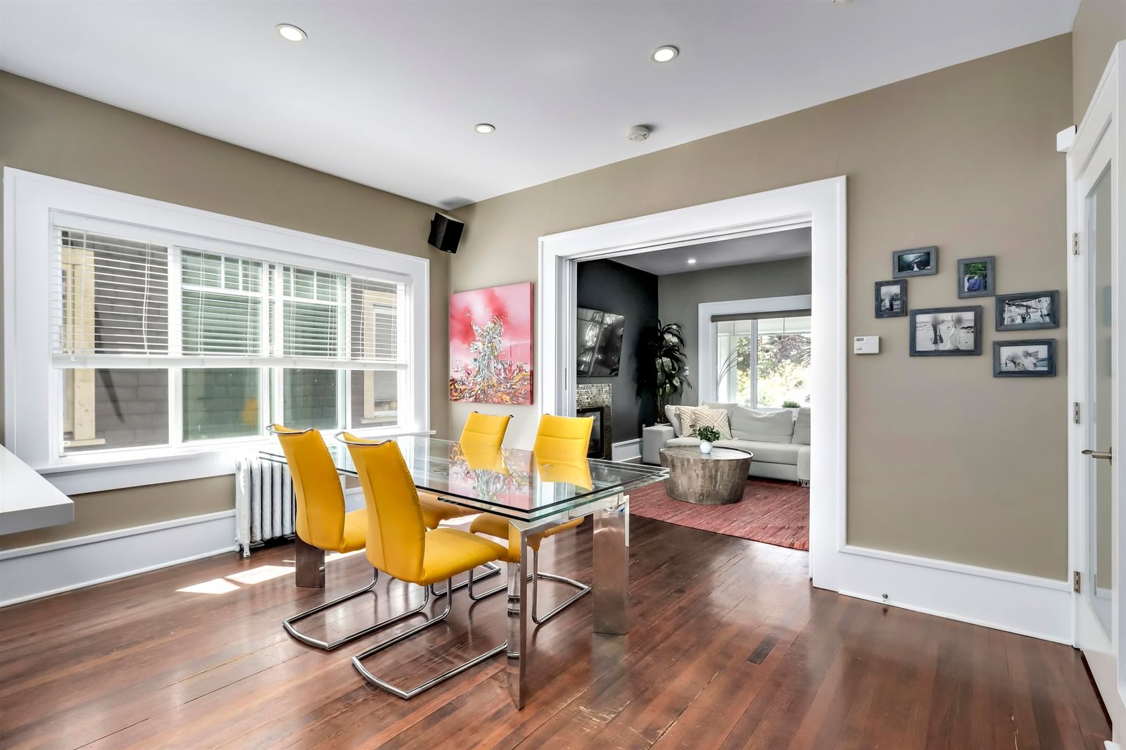 Listing Image 9