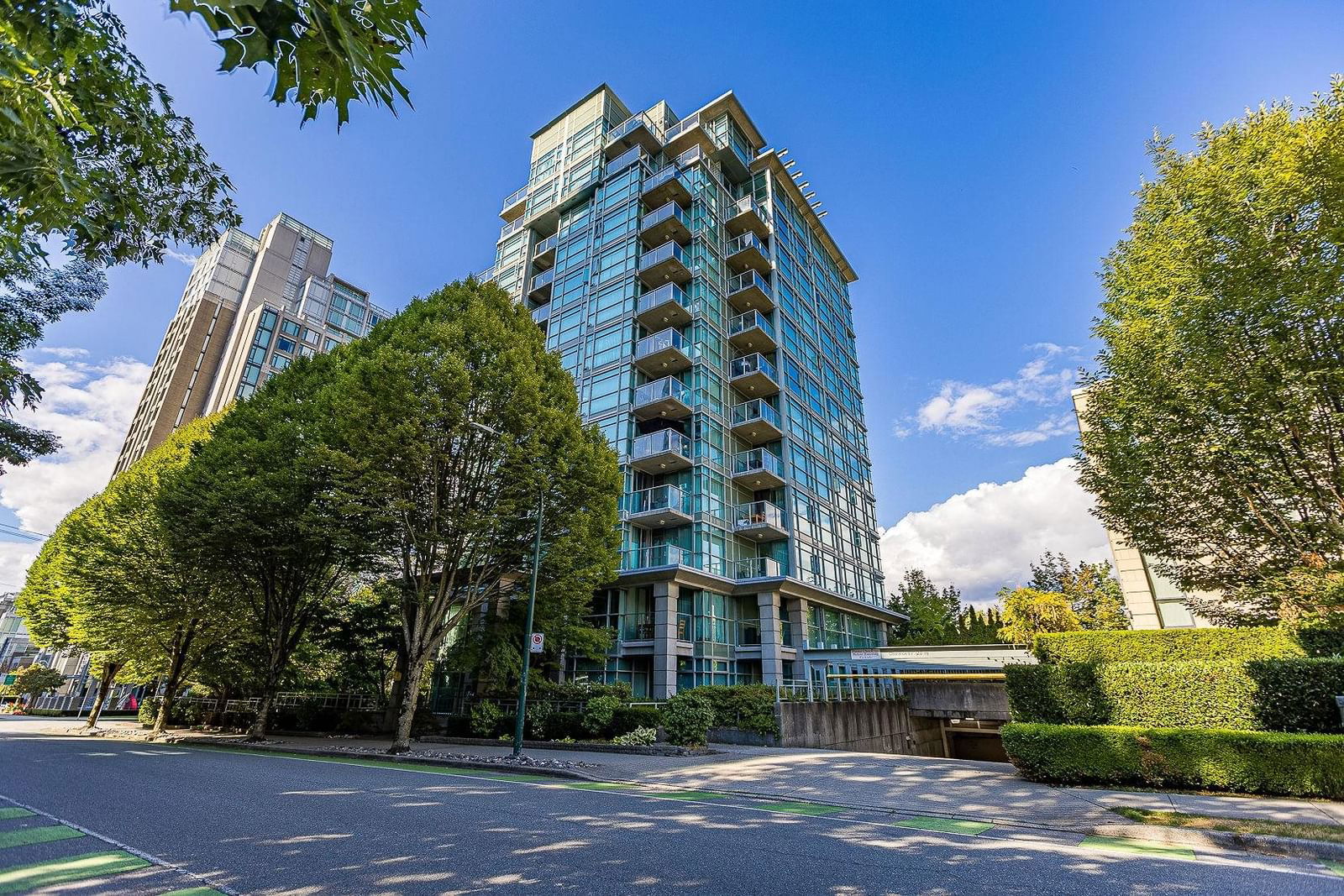 1889 Alberni Street #802, Vancouver, British Columbia (MLS R2805186)