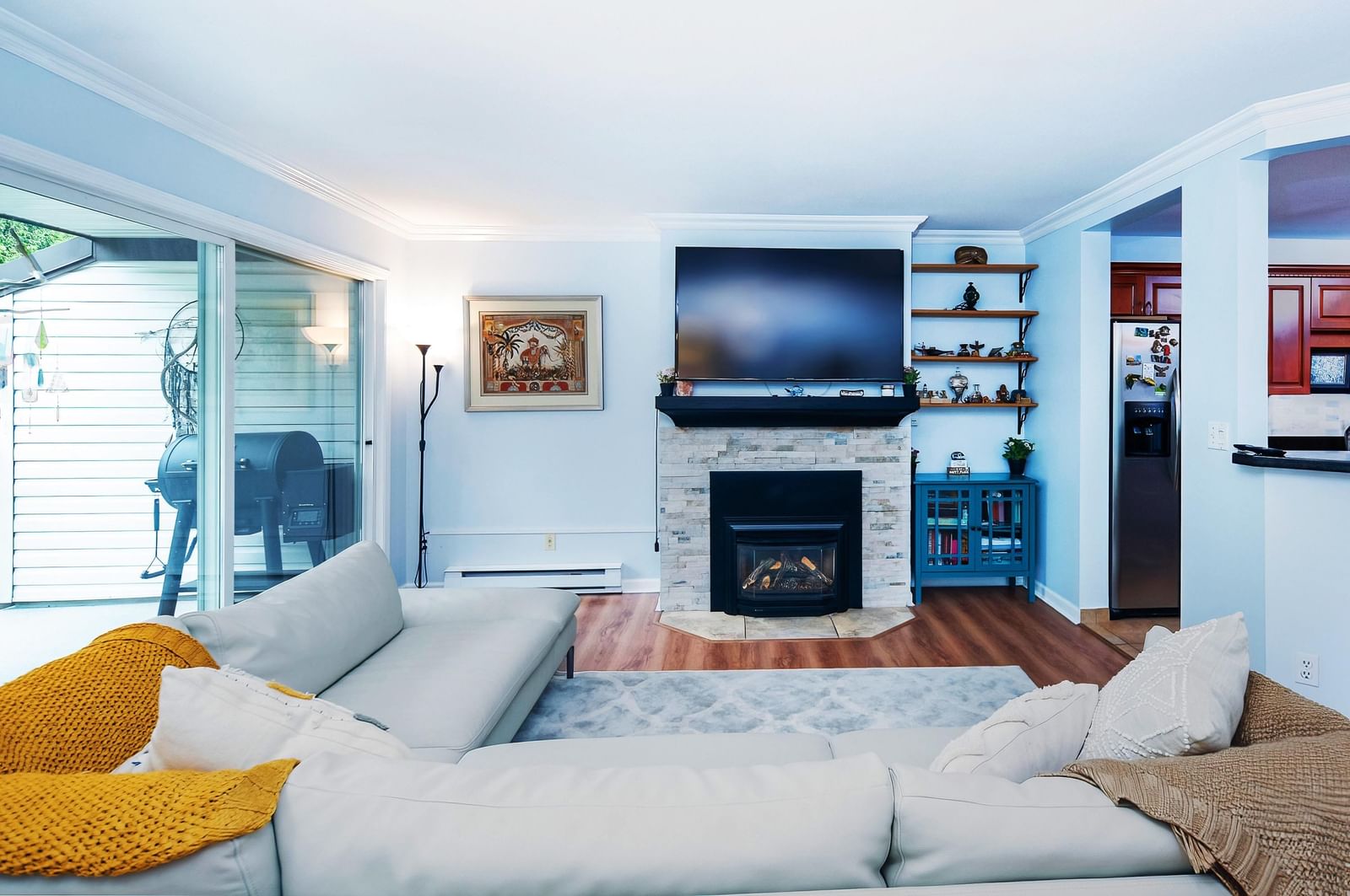Listing Image 11
