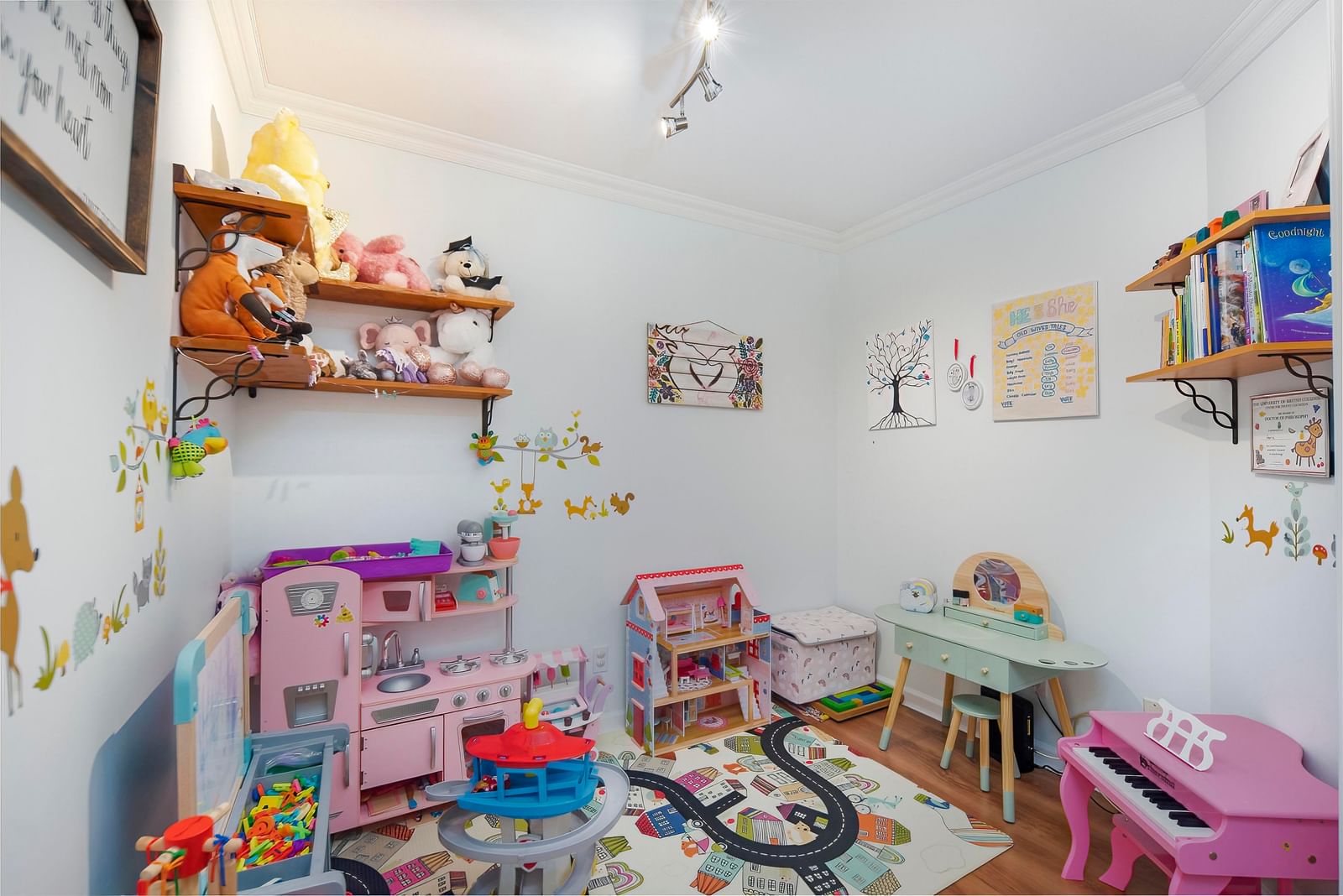 Listing Image 13