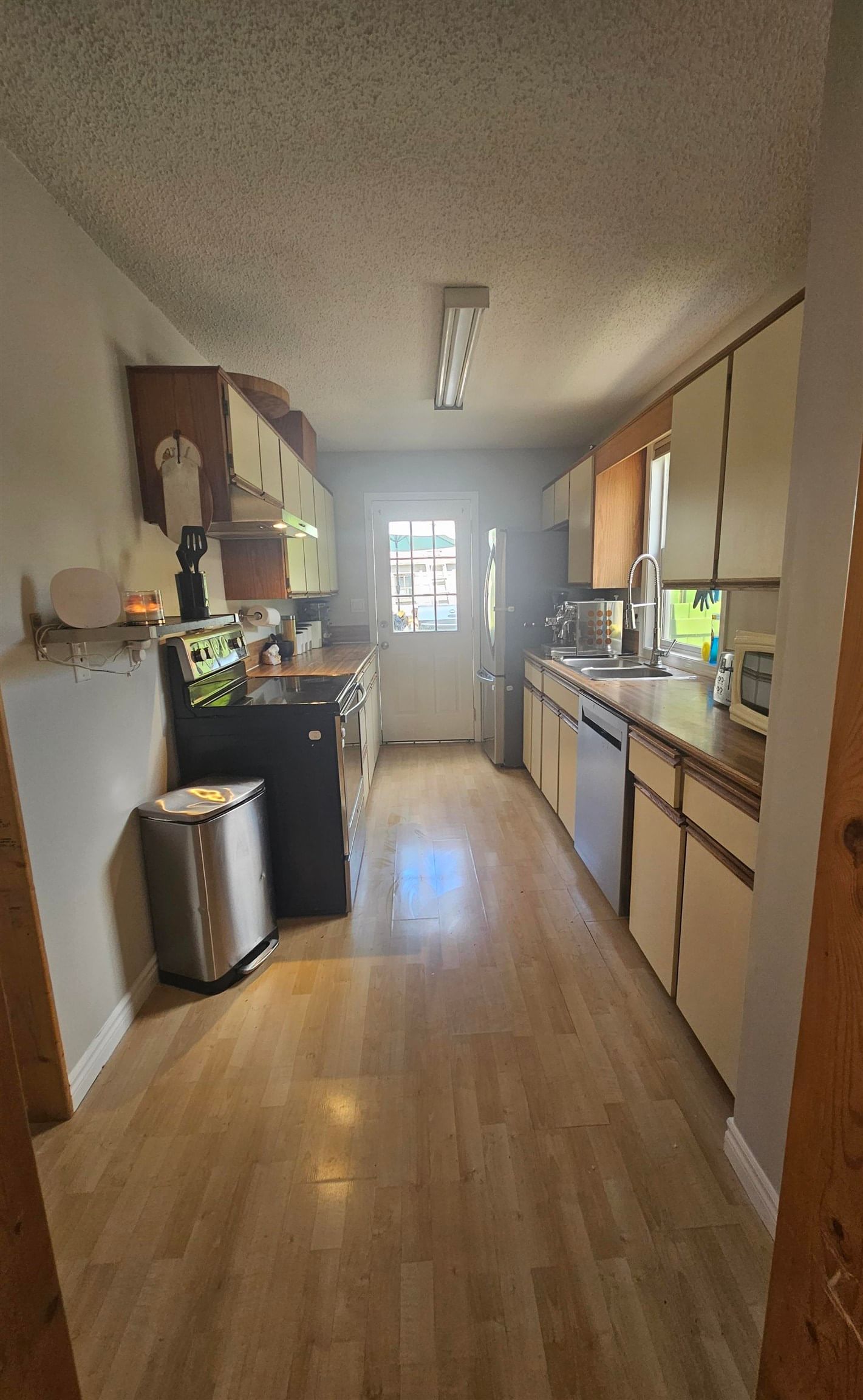 Listing Image 8