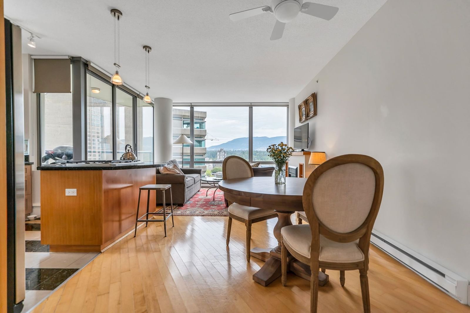 Listing Image 8
