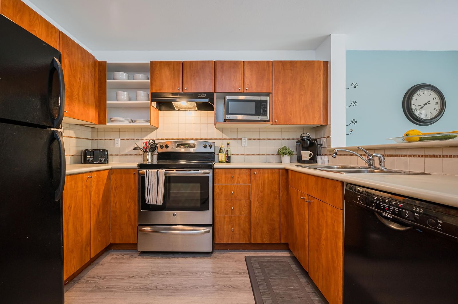 Listing Image 11