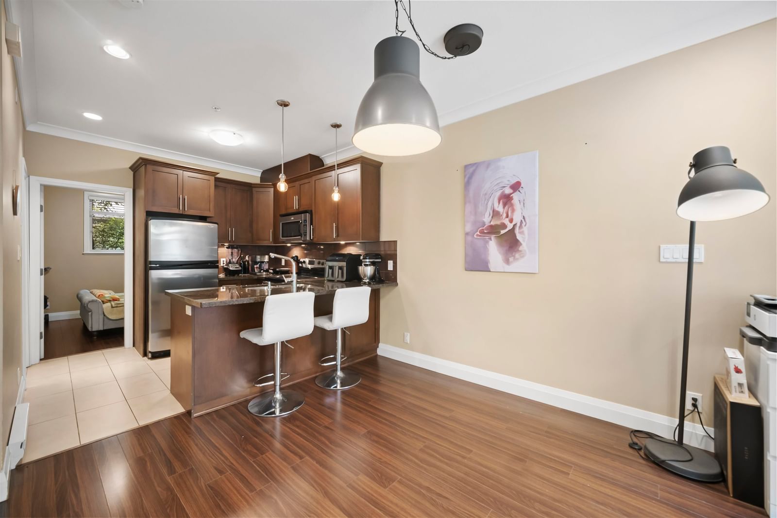 Listing Image 12