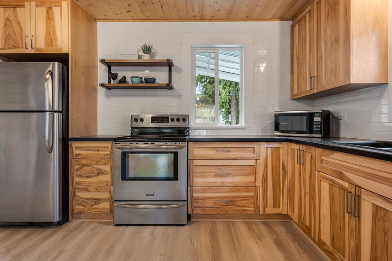 275 Fir Street, Cultus Lake, V2R 4Y5 | Image 2