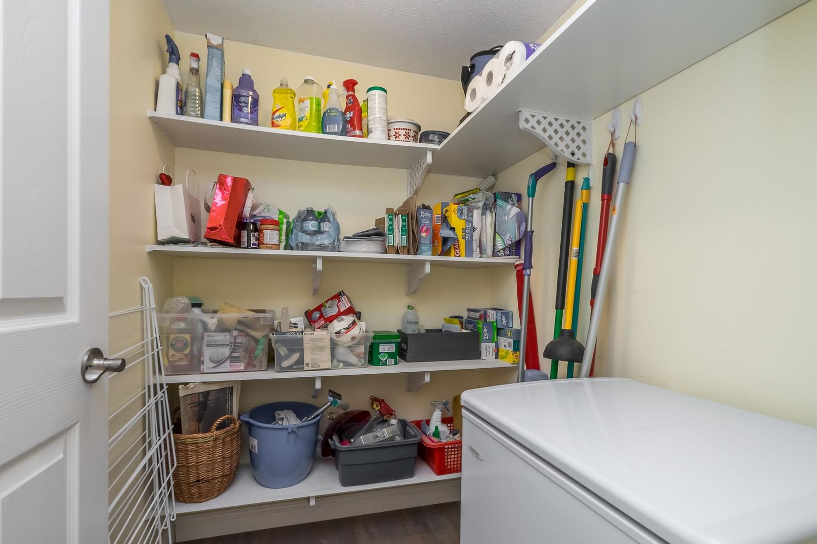 Listing Image 16