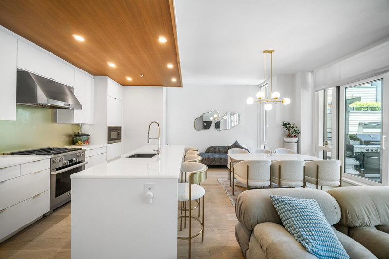 301 - 6697 Nelson Avenue, West Vancouver, V7W 2B2 | Image 2