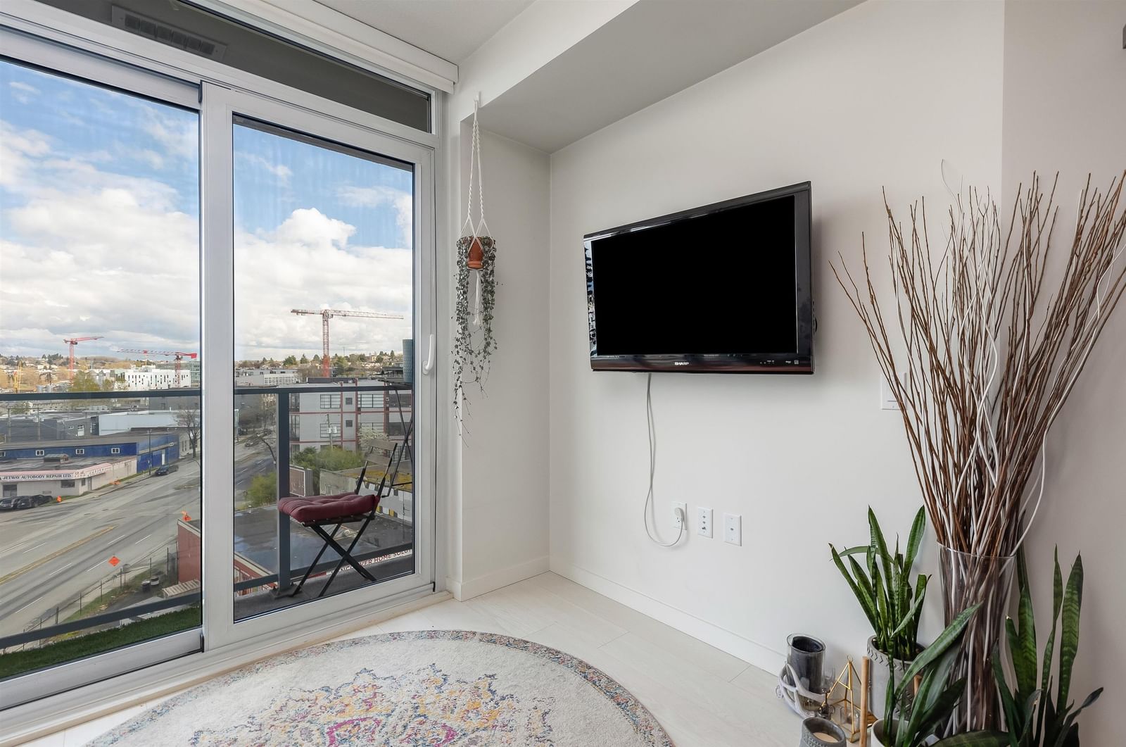 Listing Image 11