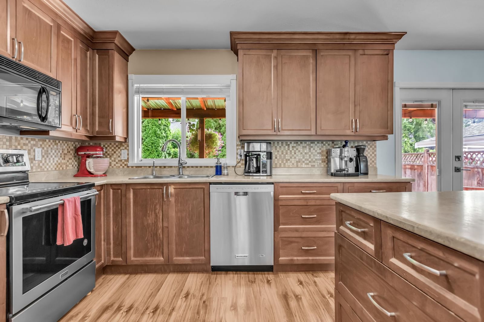 Listing Image 12