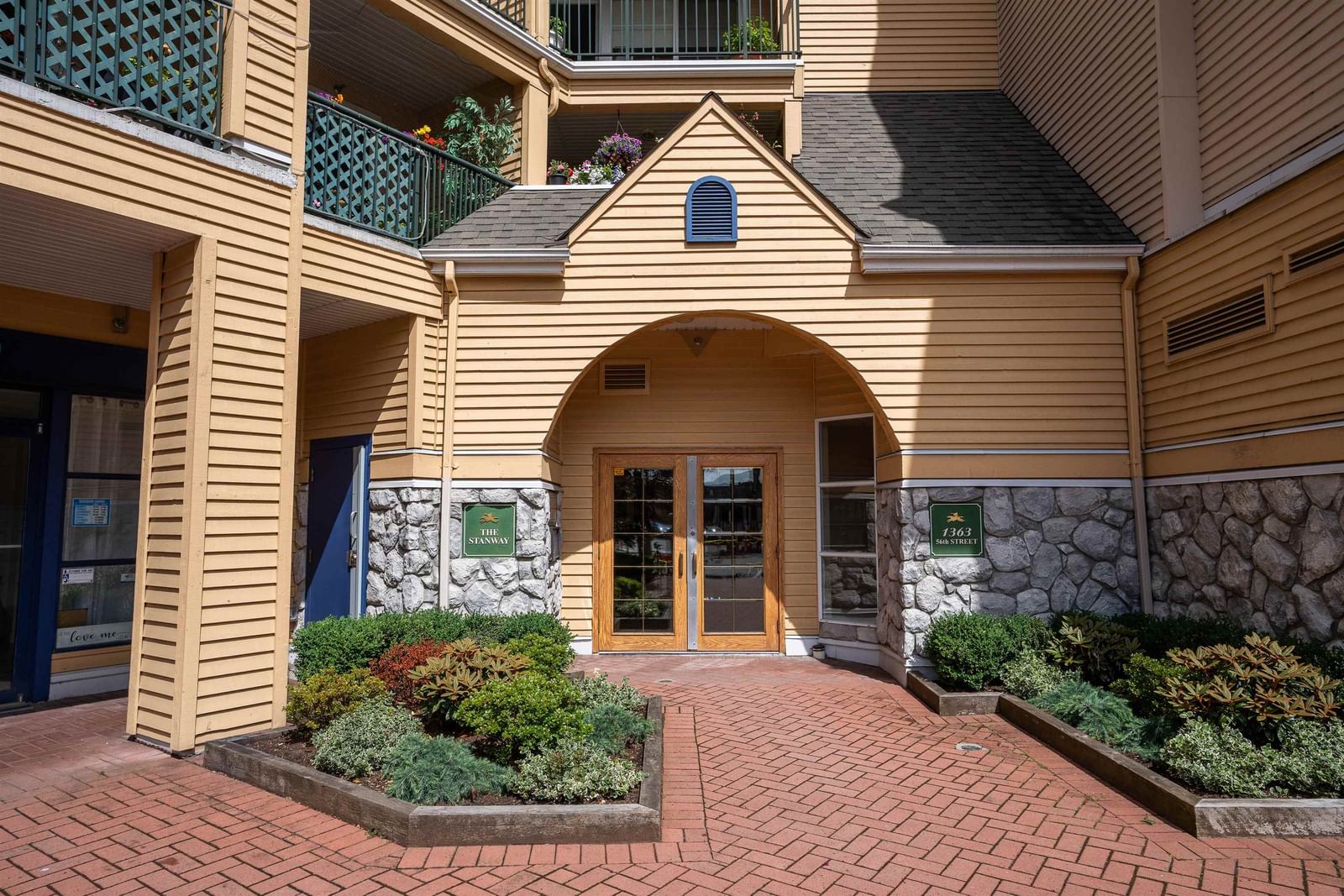 Listing Image 15