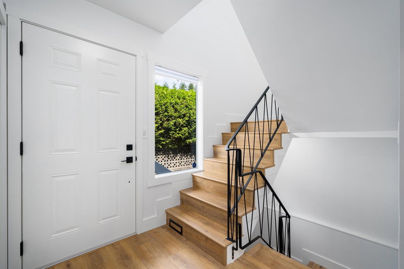 8 Glenmore Drive, West Vancouver, V7S 1A4 | Image 3