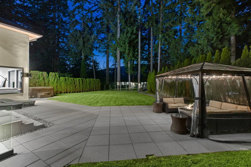 4577 Capilano Road, North Vancouver, V7R 4K2 | Image 3