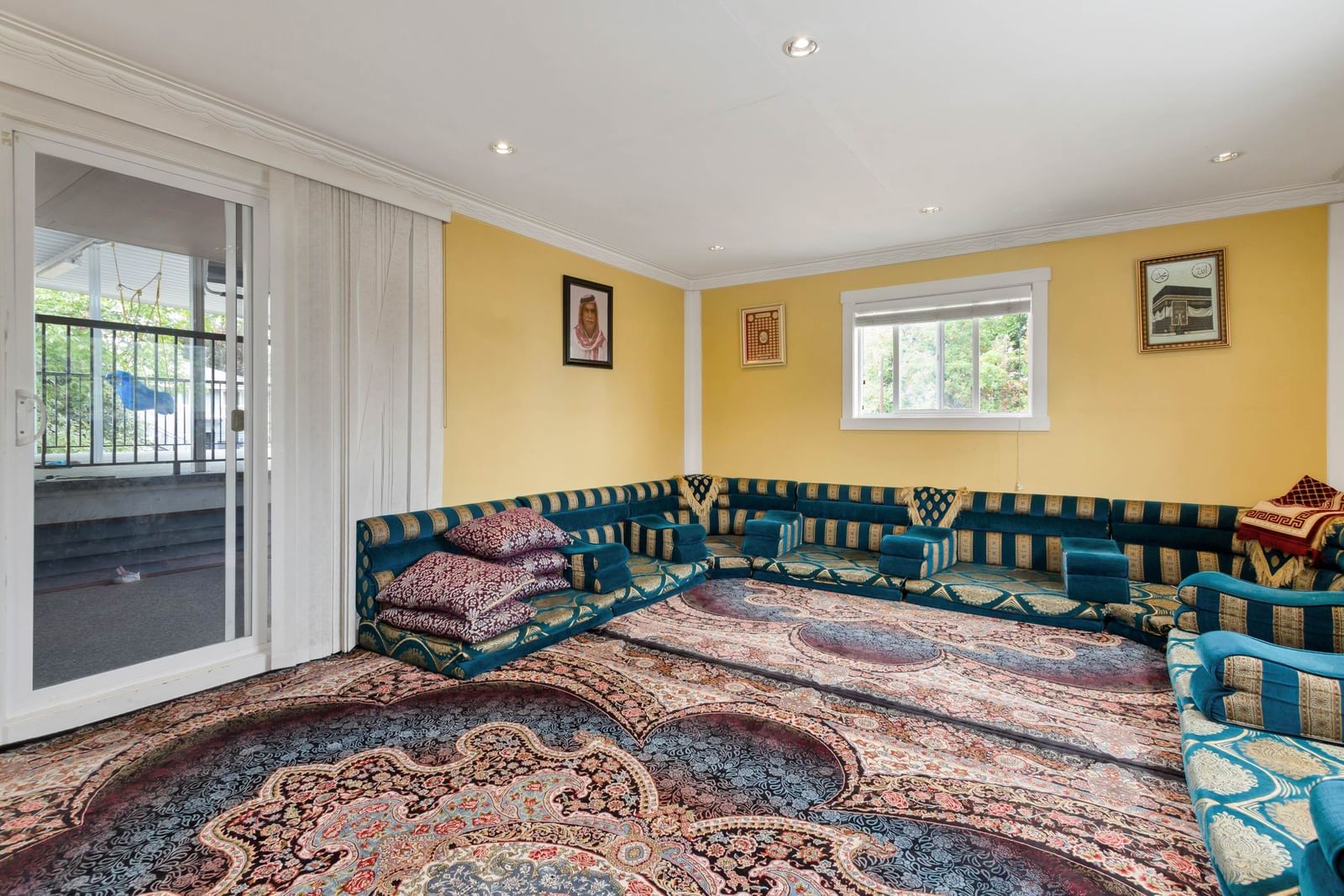 Listing Image 10